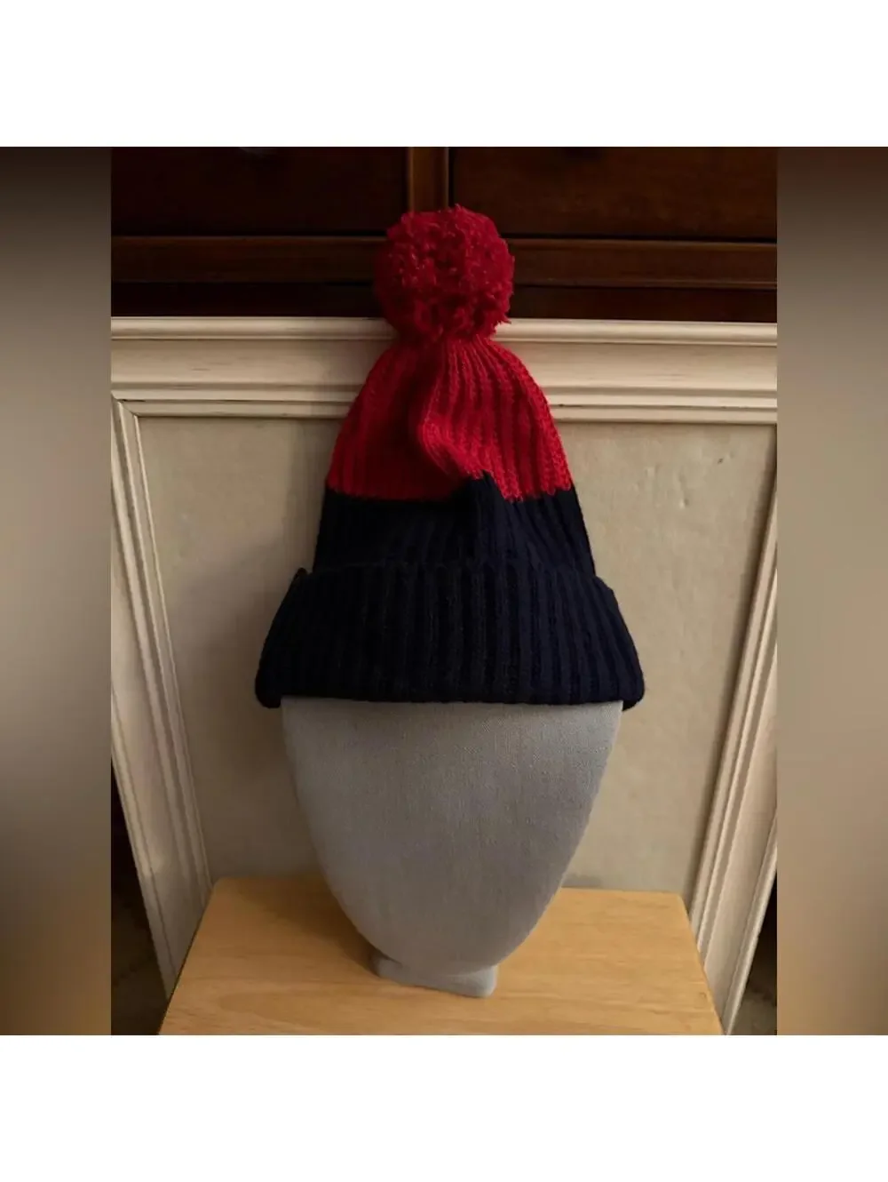 Polo Ralph Lauren Navy and Red knit beanie hat w pom pom and logo. NWOT